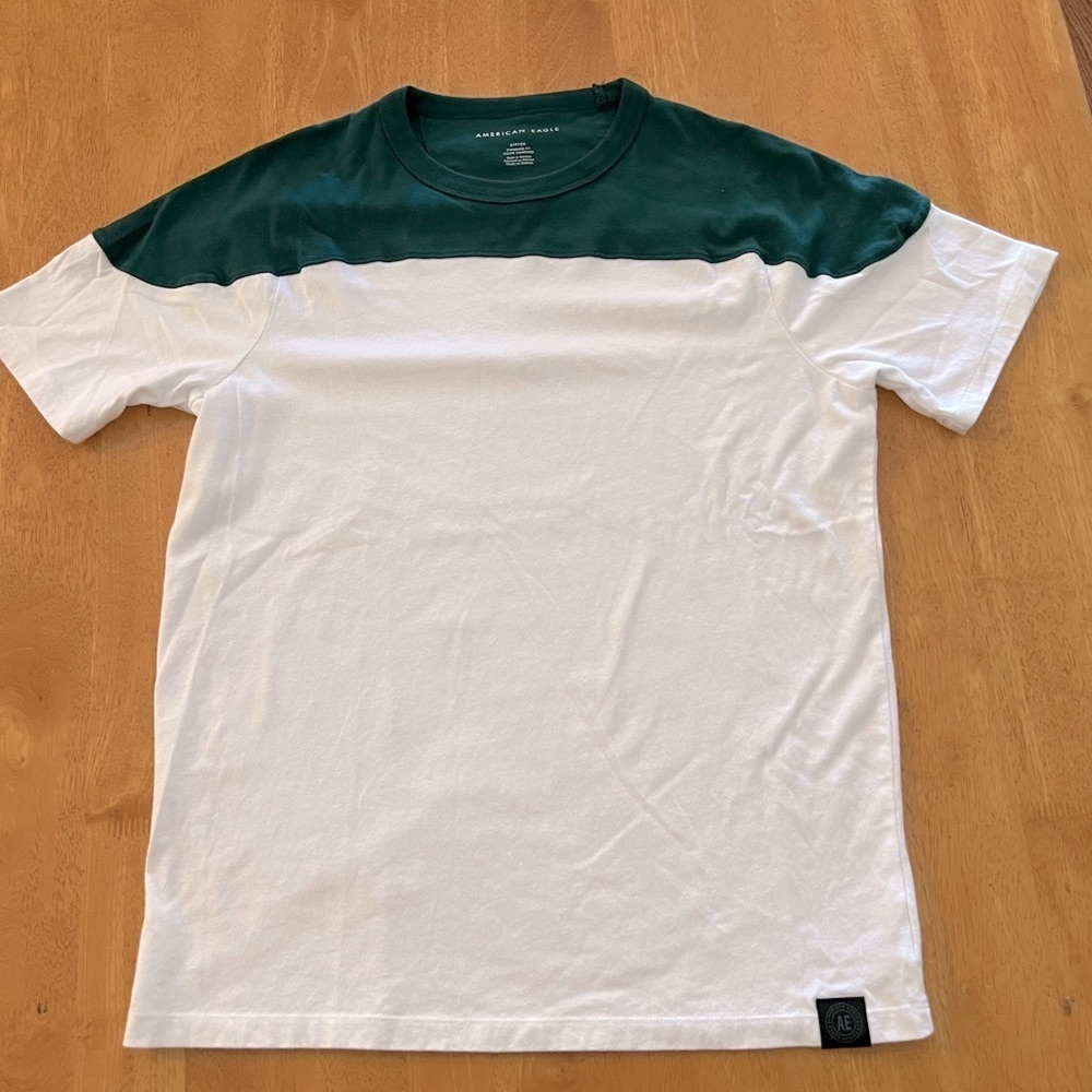 American Eagle Mens Green and White T Shirt • Size - Small